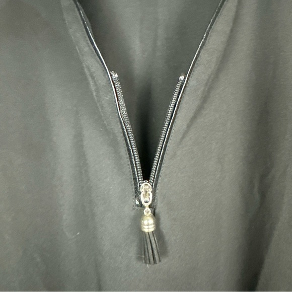 Zikit Stretch Black Sz L Scrub Top  Tassel Zipper Pockets Business Faux Leather - Picture 3 of 9